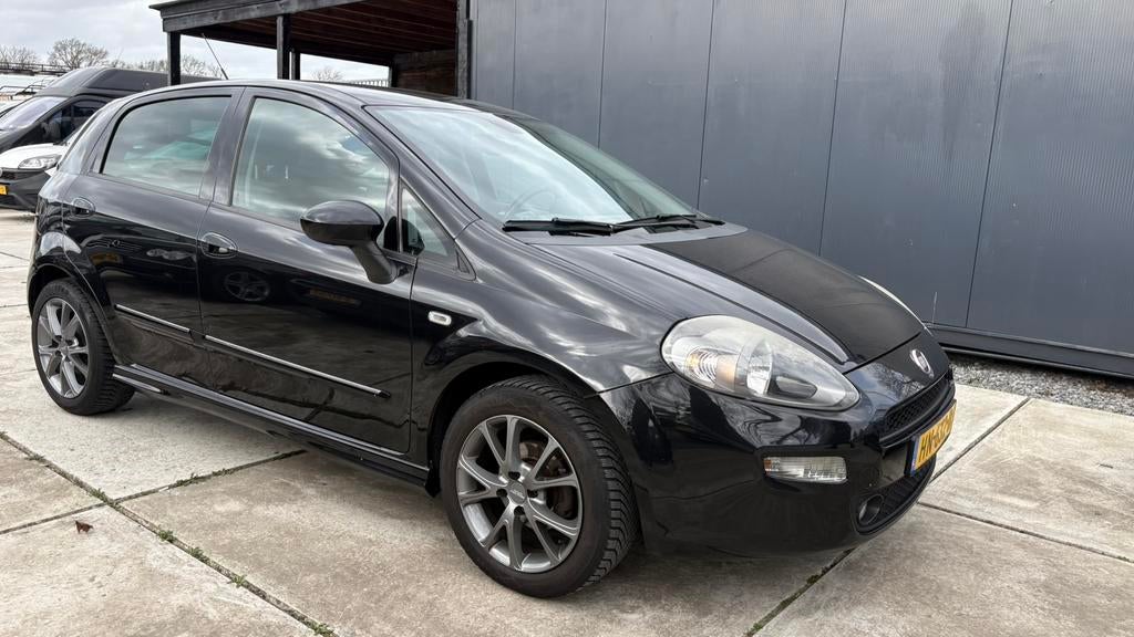 Punto Sport  1.3 Multijet 59KW 5DR 2015 Zwart, Voorwielaandrijving, 4 cilinders, 400 kg, Zwart