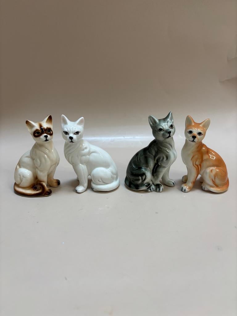 Verzameling 4 bone china katten figuren, Ophalen of Verzenden, Zo goed als nieuw, Dier