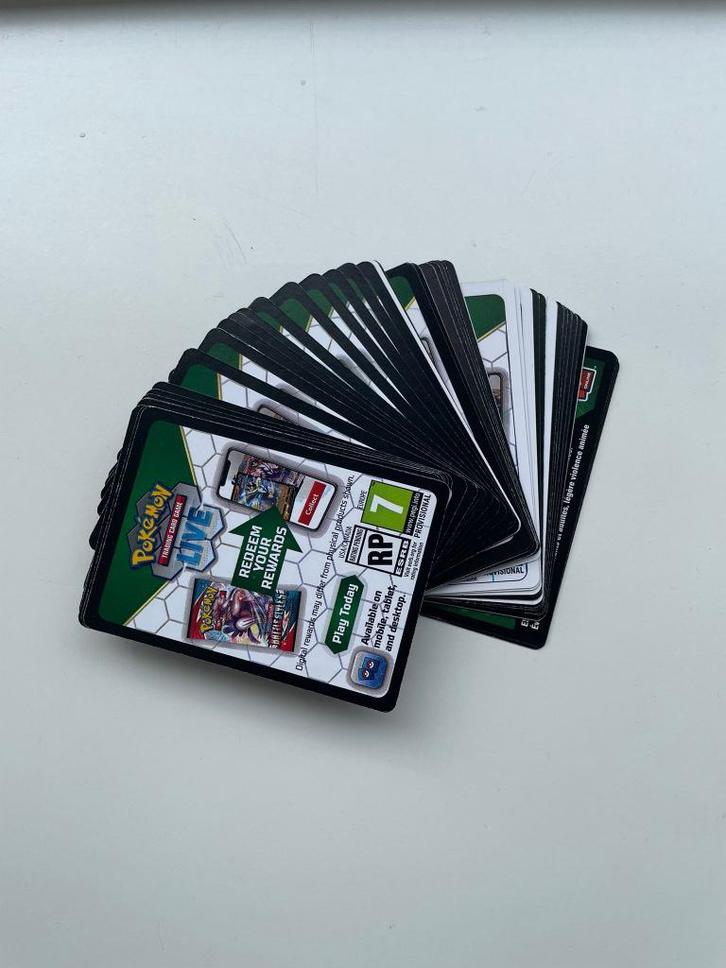 52x Pokémon TCG Online Code Cards (Evolving Skies, GO, etc.), Hobby en Vrije tijd, Verzamelkaartspellen | Pokémon, Nieuw, Overige typen