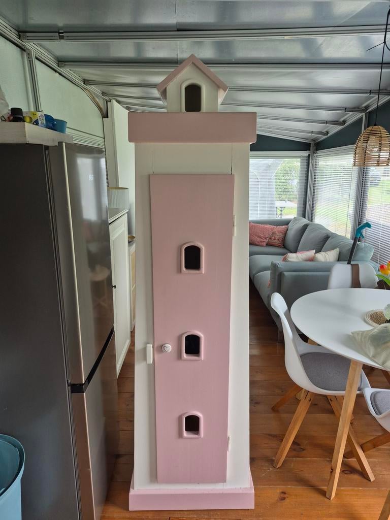 Unieke kast in vuurtorenstijl - roze en wit, Huis en Inrichting, Ophalen of Verzenden, Gebruikt