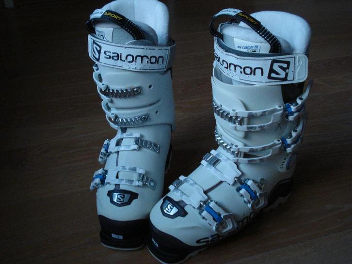 Salomon skischoenen maat 37.5-38 (24-24.5) zo goed als nieuw, Sport en Fitness, Skiën en Langlaufen, Zo goed als nieuw, Schoenen