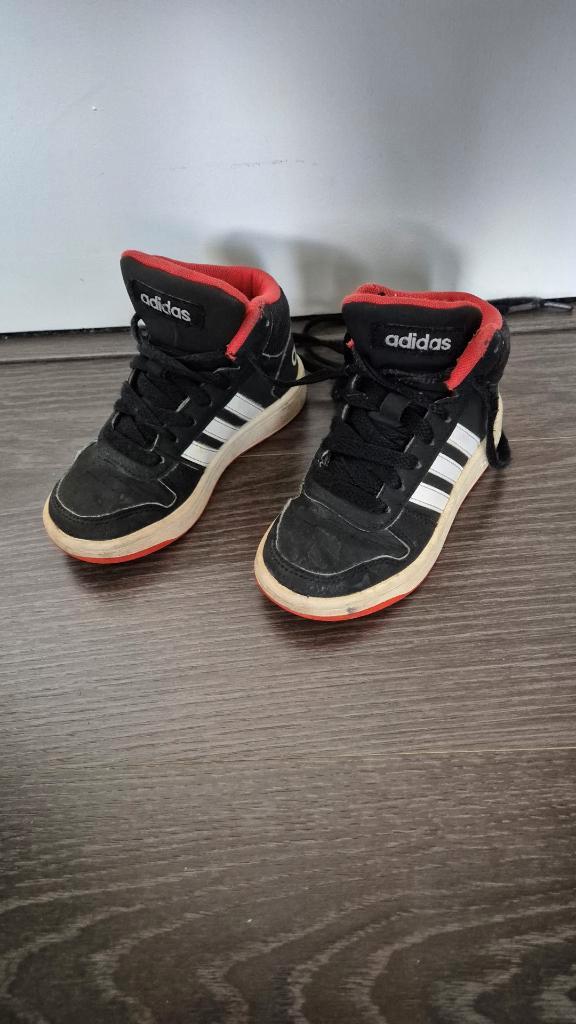 Leuke Adidas schoenen / Maat 28, Kinderen en Baby's, Kinderkleding | Schoenen en Sokken, Gebruikt, Schoenen, Jongen, Ophalen of Verzenden