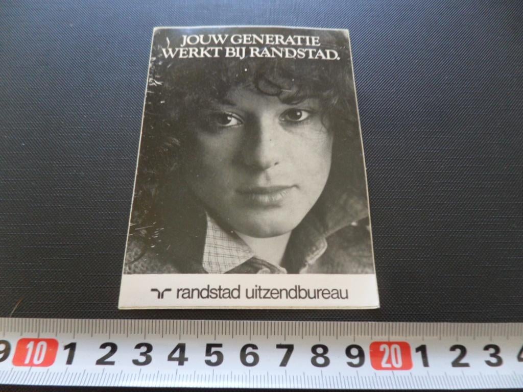 sticker Jouw generatie werkt bij RANDSTAD uitzendbureau 055*, Verzamelen, Stickers, Ophalen, Zo goed als nieuw