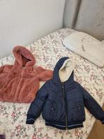 Twee babyjasjes: roze teddy en blauwe winterjas, Kinderen en Baby's, Babykleding | Overige, Ophalen, Gebruikt, Onbekend, Jongetje of Meisje