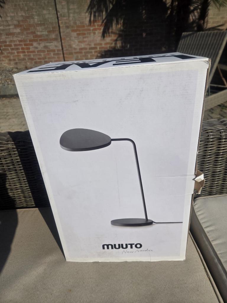 Muuto tafellamp, Huis en Inrichting, Ophalen, Nieuw, Designer lamp, Minder dan 50 cm