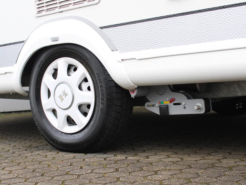 Hobby On Tour 470 KMF Stapelbed Mover Voortent Hordeur, Caravans en Kamperen, Caravans, Hobby, Bedrijf, Treinzit, 4 tot 5 meter