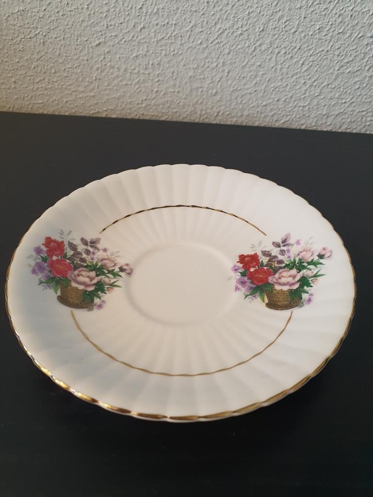 Schotel/Bord Royal Windsor Fine Bone China England, Antiek en Kunst, Antiek | Servies los, Ophalen of Verzenden