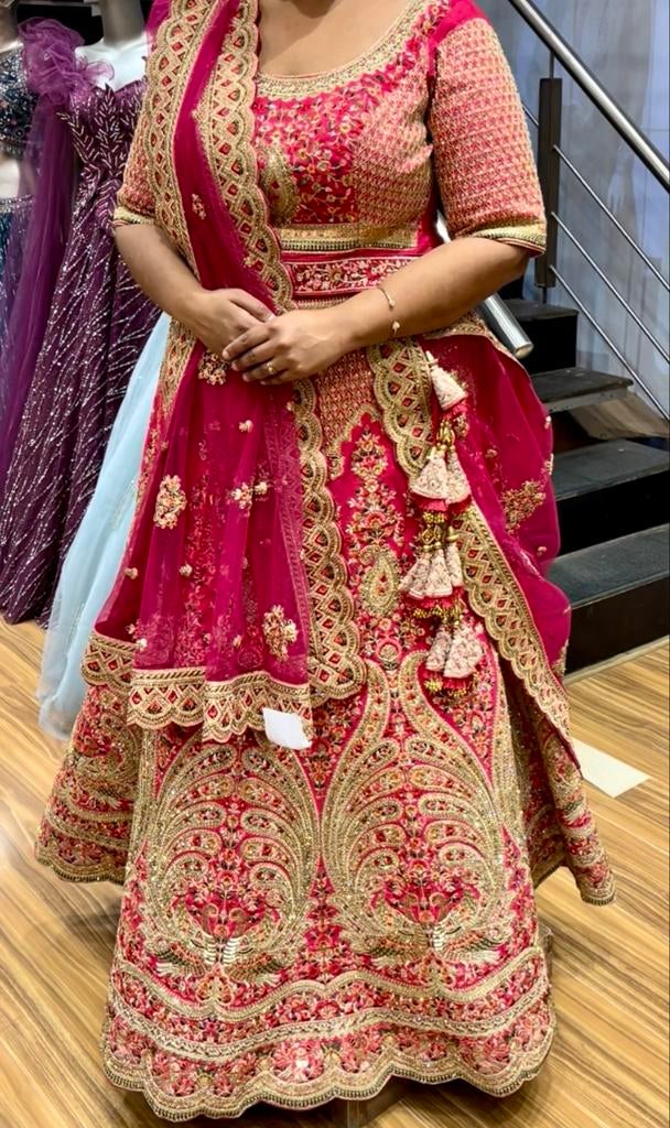 Prachtige nieuwe bridal Lehenga maat 44/46, Ophalen of Verzenden, Nieuw, Roze, Bruidsmeisjeskleding