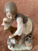 Beeld Lladro meisje met hond, Ophalen of Verzenden, Zo goed als nieuw, Mens