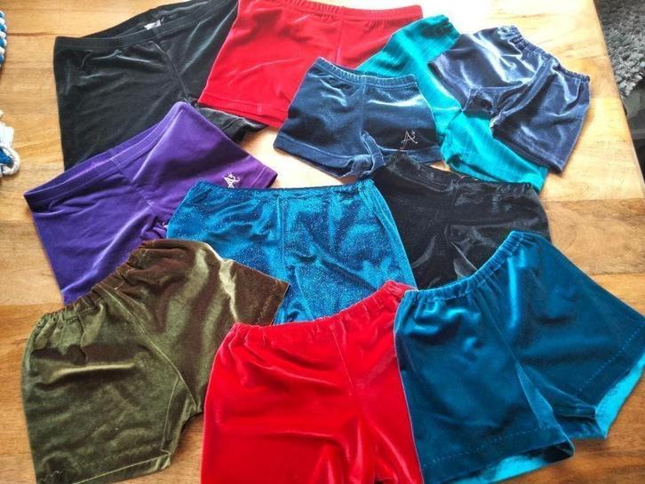 Turnbroekjes glad velours diverse maten en kleuren (2), Sport en Fitness, Turnen, Nieuw, Turnpak(je), Maat 36 t/m 42, Ophalen of Verzenden