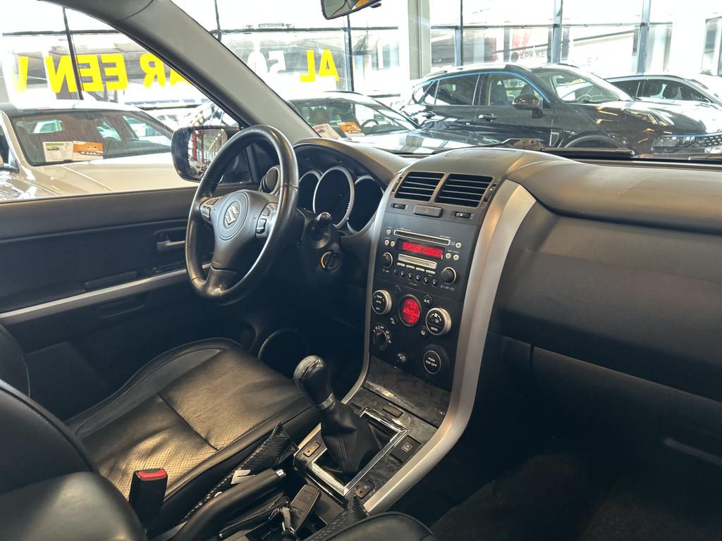 Suzuki Grand Vitara 2.4 High Executive | Trekhaak | Panorama, Gebruikt, Zwart, 4 cilinders, Grand Vitara