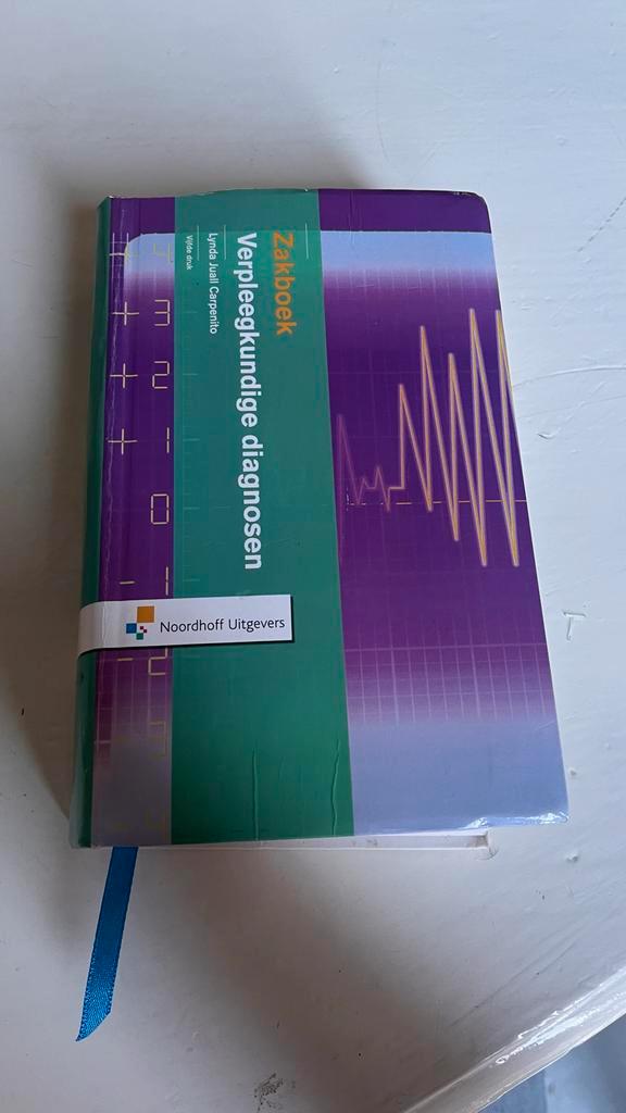Carpenito: Zakboek Verpleegkundige diagnosen (5e druk), Boeken, Studieboeken en Cursussen, Zo goed als nieuw, HBO, Ophalen