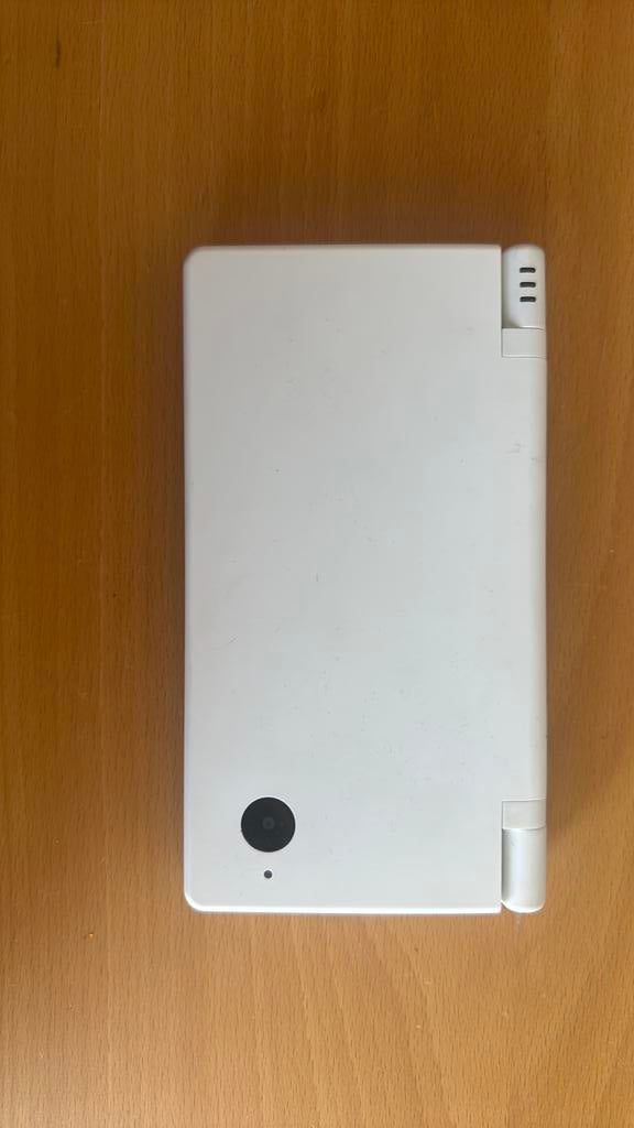 Nintendo dsi wit met oplader & brain training, Spelcomputers en Games, Spelcomputers | Nintendo DS, Ophalen of Verzenden, Zo goed als nieuw