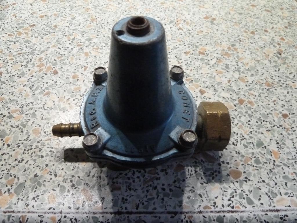 Nova Comet Italy gasdrukregelaar, Caravans en Kamperen, Kampeeraccessoires, Ophalen of Verzenden, Gebruikt