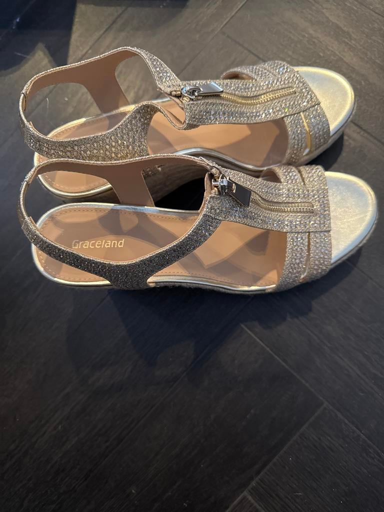 Graceland gouden sandalen met sleehak, maat 40, Overige kleuren, Nieuw, Sandalen of Muiltjes, Ophalen of Verzenden