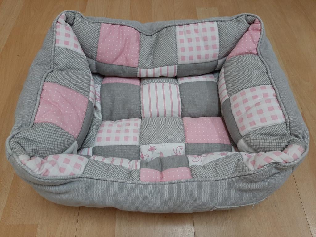 Mooi roze / grijs katten mandje., Ophalen of Verzenden, Gebruikt, Katoen