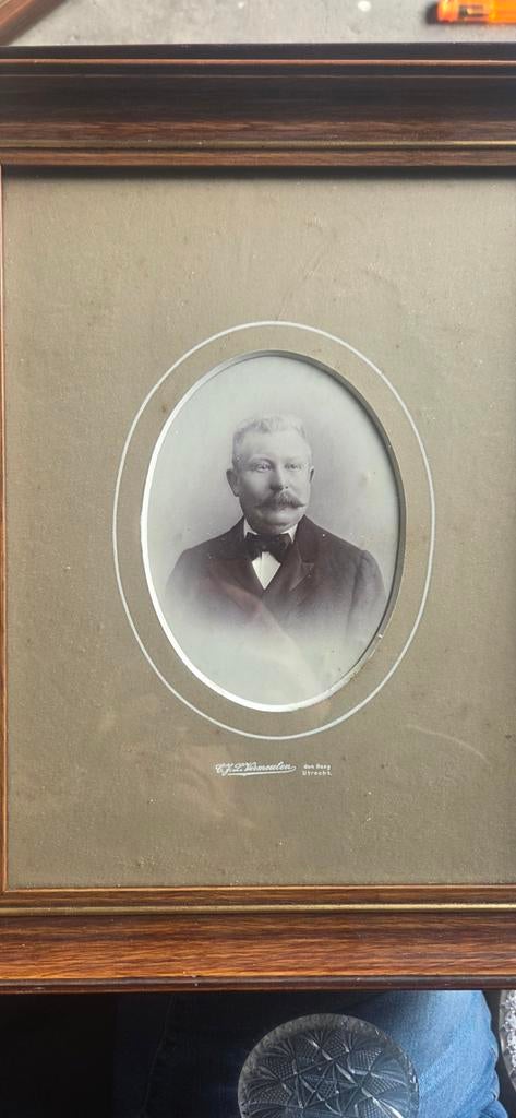 Antieke foto van een heer in lijst - C.F. Vermeulen, Ophalen of Verzenden