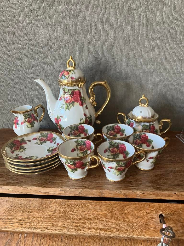 Saji Japan theeservies met rozen decoratie en goudkleurige a, Ophalen, Zo goed als nieuw, Overige stijlen, Porselein