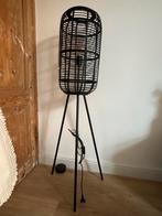 Vloerlamp Rotan Zwart, Huis en Inrichting, Lampen | Vloerlampen, Ophalen, Gebruikt, Overige materialen, 100 tot 150 cm