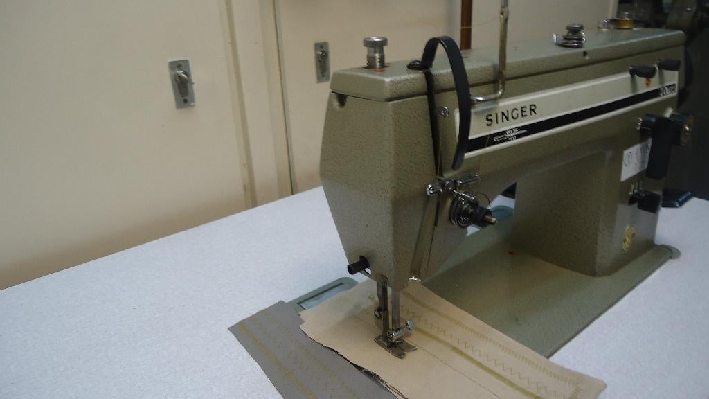 Industrie Naaimachine Singer Zig -zag Rechtstikker (20 UX143, Gebruikt, Singer, Ophalen of Verzenden, Naaimachine