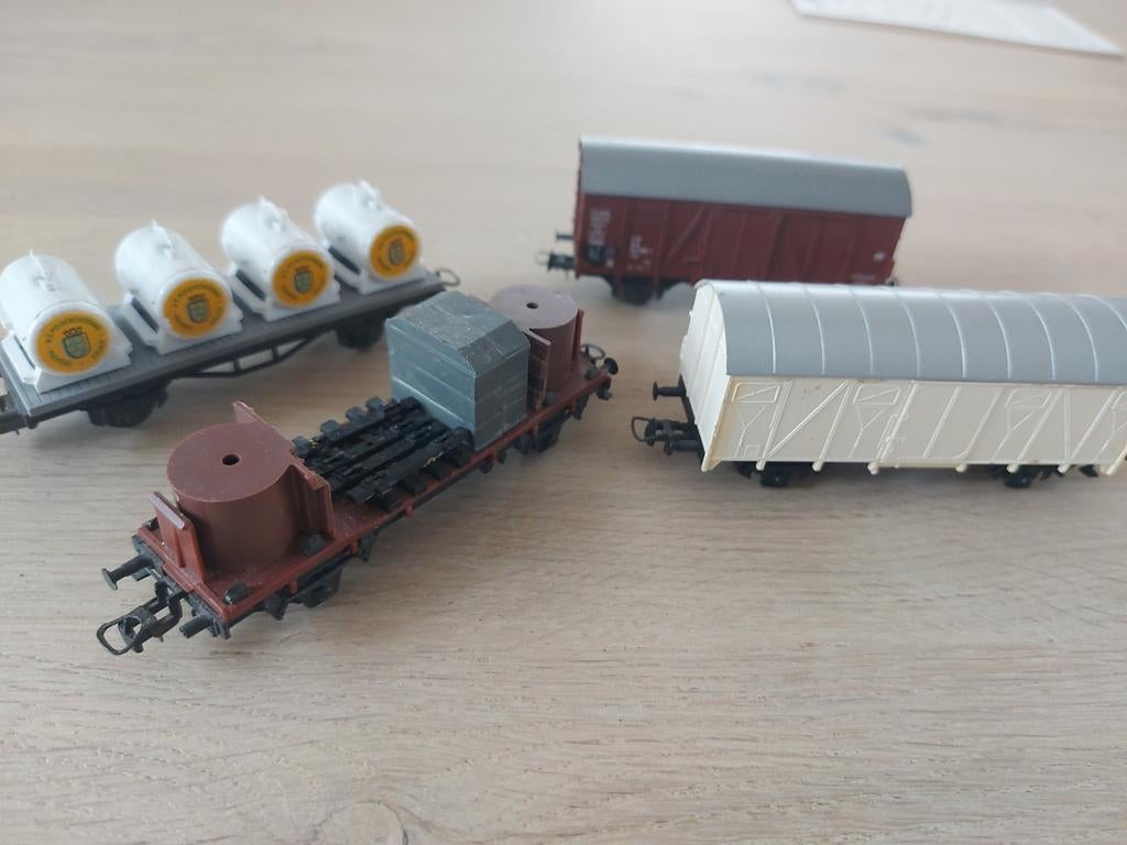 4 Roco goederenwagens, Gelijkstroom, Wagon, Ophalen of Verzenden, Zo goed als nieuw
