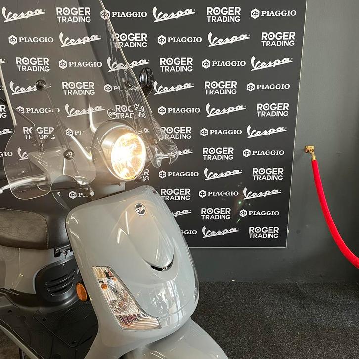 Sym Fiddle II 50 E4 Nardo Grey 2021 - Zeer Netjes -, Fietsen en Brommers, Scooters | Vespa, Zo goed als nieuw, Overige modellen