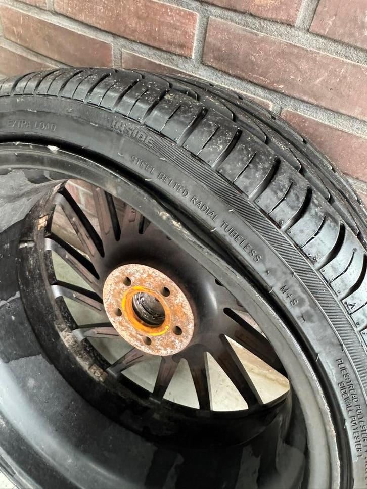 Handige Harry: Set velgen met banden (1 velg schade), Auto-onderdelen, Banden en Velgen, Banden en Velgen, All Season, 18 inch