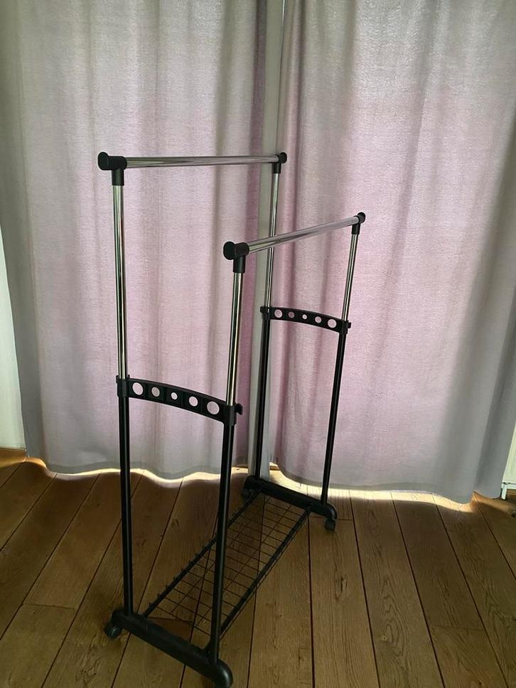Verstelbaar kledingrek op wieltjes, Kleding | Dames, Kledingrekken, Gebruikt, Met wielen, Ophalen