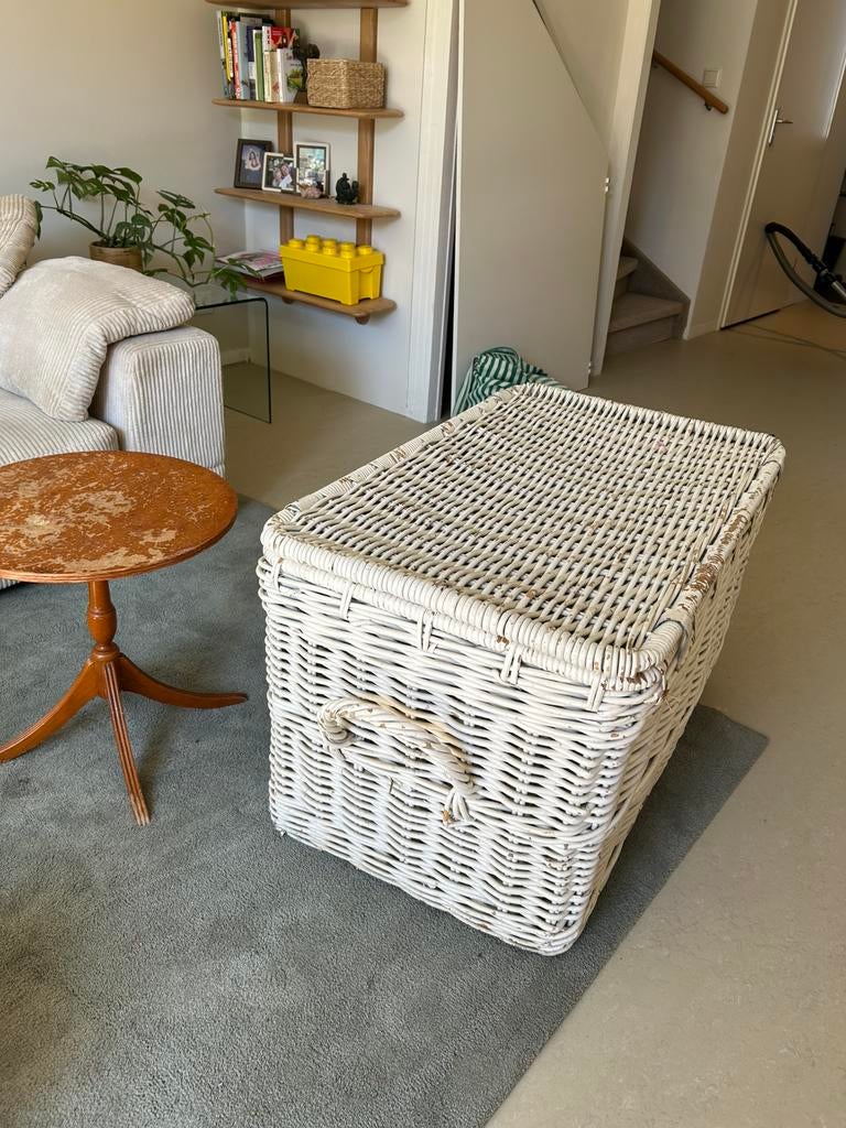 Grote rieten mand, Ophalen, Mand, Zo goed als nieuw, Riet