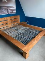 Tweepersoons teakhouten bed, elek verstelbaar, nachtkastjes, Huis en Inrichting, Slaapkamer | Bedden, Ophalen, Bruin, 210 cm, Tweepersoons