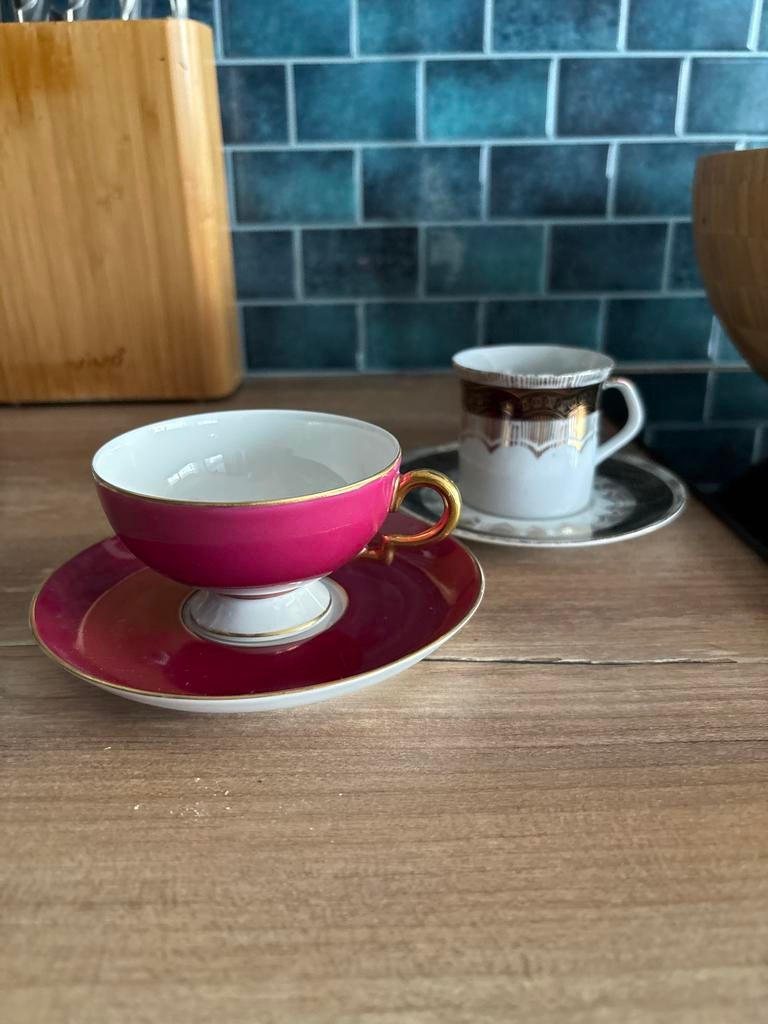 Vintage theekopjes met schotels - roze en zwart/goud, Ophalen of Verzenden