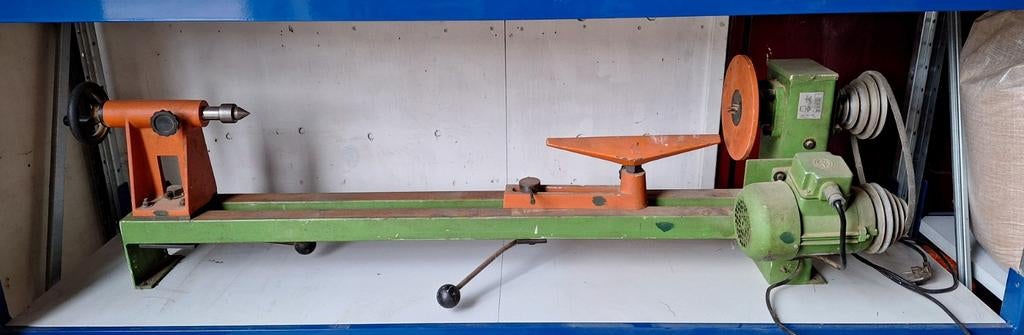 Degelijke draaibank voor o.a. tafelpoten., Doe-het-zelf en Verbouw, Draaibanken, Ophalen, Gebruikt, Houtdraaibank, 500 tot 1000 mm