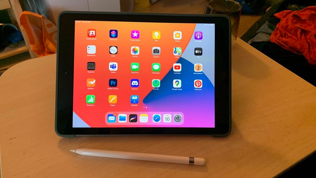 Ipad cellular 6e generatie met apple pencil, 32 GB, Apple iPad, Zo goed als nieuw, Grijs