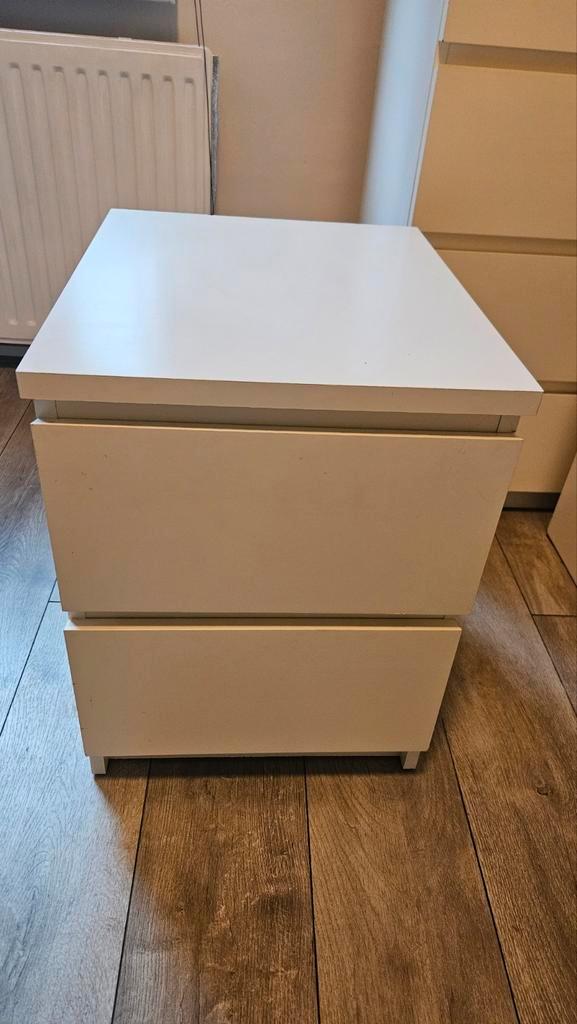 3x IKEA MALM 2 ladekasten / nachtkastjes in het wit, Huis en Inrichting, Kasten | Ladekasten, Gebruikt, Minder dan 100 cm, Minder dan 50 cm