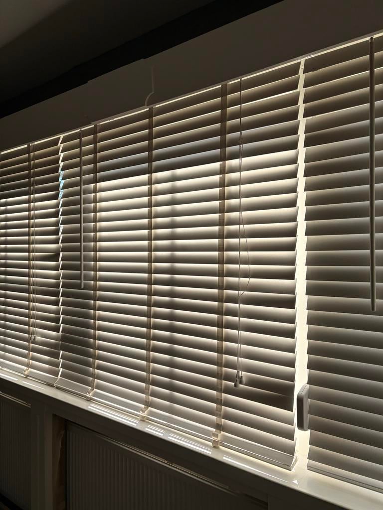 2x Witte Houten Luxaflex 120x125 cm, Ophalen, Gebruikt, Wit, 100 tot 150 cm