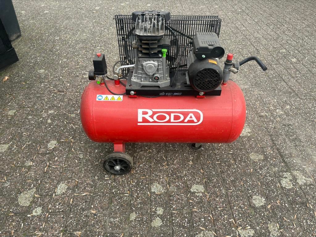 Roda Compressor, Doe-het-zelf en Verbouw, Ophalen, Zo goed als nieuw, Minder dan 200 liter/min
