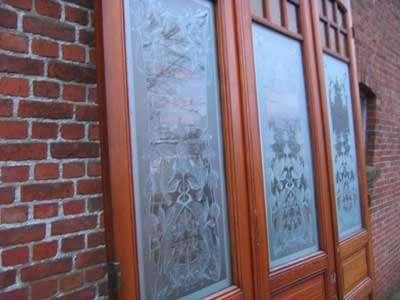 281hx215br 3-slag paneeldeuren met prachtig geetst glas, Ophalen