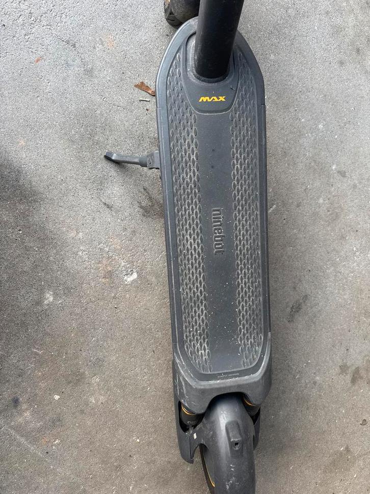Ninebot Segway Max - Laadt niet op (defect), Fietsen en Brommers, Steps, Gebruikt, Elektrische step (E-scooter), Ophalen of Verzenden