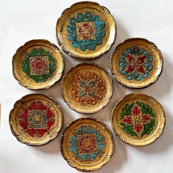 Set van 7 vintage, brocante Florentijnse onderzetters Italië, Huis en Inrichting, Woonaccessoires | Onderzetters, Gebruikt, Glas of Kopje