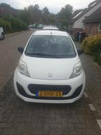 Peugeot 107 1.0 12V 5DR 2013 Wit NIEUWE APK !, Auto's, Voorwielaandrijving, Stof, 4 stoelen, Origineel Nederlands