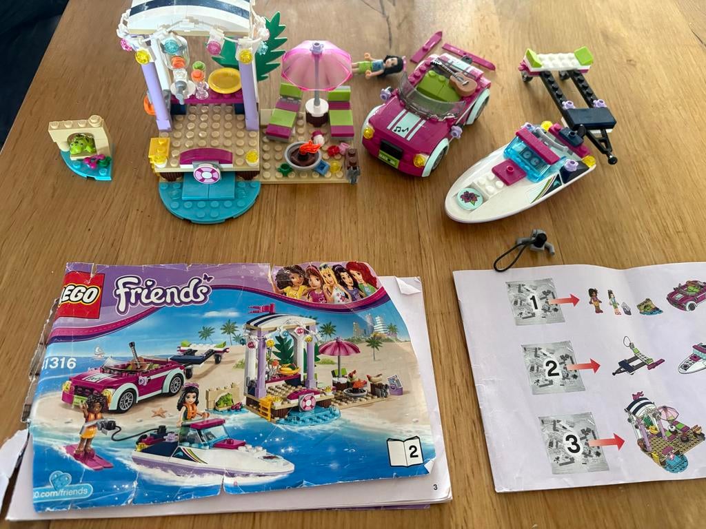 Lego Friends Strandhuis met auto en boot, Ophalen of Verzenden, Zo goed als nieuw, Complete set, Lego
