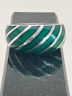 Zilveren ring met groene emaille, Sieraden, Tassen en Uiterlijk, Ringen, 18 tot 19, Ophalen of Verzenden, Zo goed als nieuw, Dame