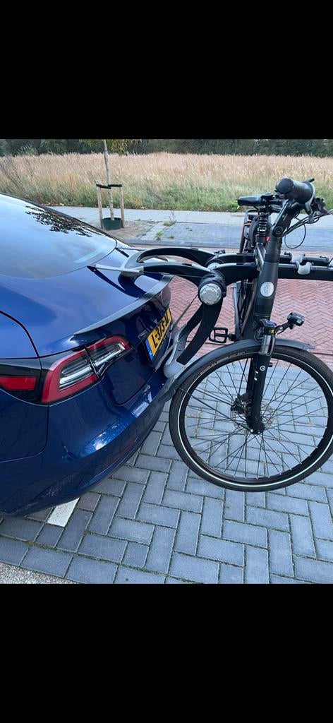 Thule raceway 992 3 fietsen of 2 e bikes zonder trekhaak, Auto diversen, Fietsendragers, 3 fietsen of meer, Gebruikt, Elektrische fiets