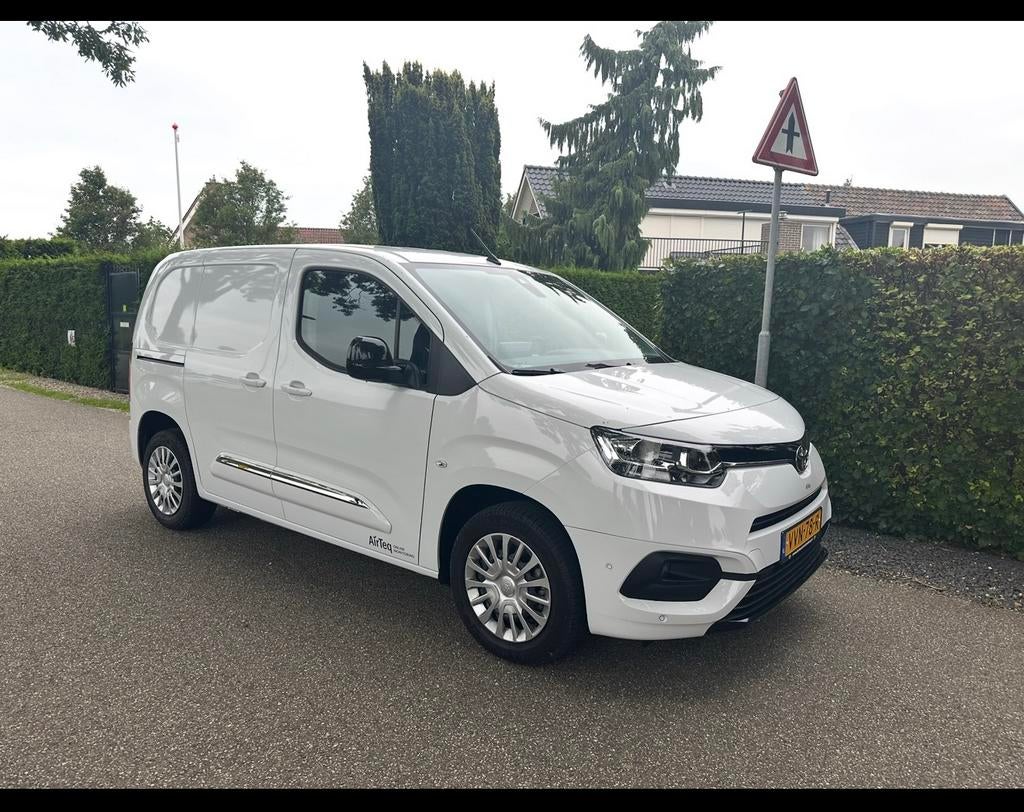Toyota Proace City 1.5 D-4d 130pk 2023 Wit automaat, Voorwielaandrijving, 1370 kg, 4 cilinders, Wit