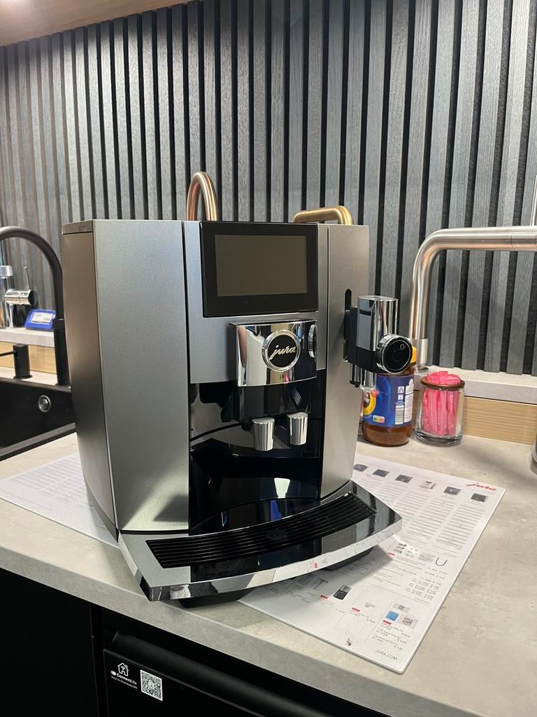 Jura J8 koffie apperaat, Ophalen of Verzenden, Zo goed als nieuw, Koffiemachine