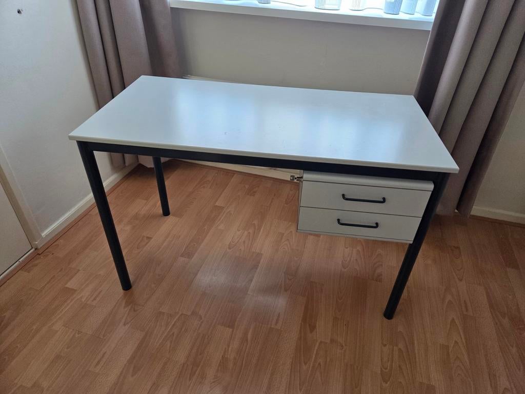 Bureau 120x60 cm met 2 lades en slot, zwaar metaal?, Ophalen, Gebruikt, 120 cm, Metaal