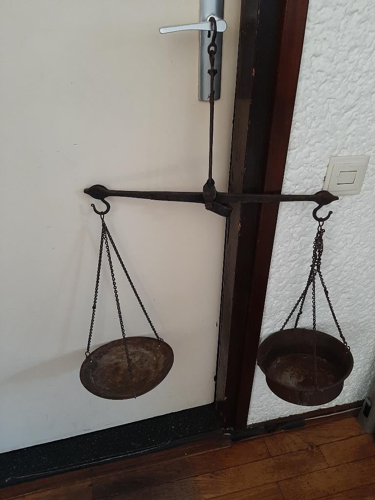 zwart gietijzeren dubbele ophang weegschaal kettingen retro, Ophalen of Verzenden