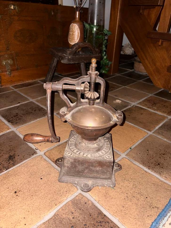 Oude koffiemolen, Antiek en Kunst, Antiek | Keukenbenodigdheden, Ophalen