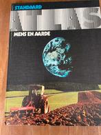 standaard atlas mens en aarde eerste druk 1983, Gelezen, Overige atlassen, Ophalen of Verzenden, 1800 tot 2000