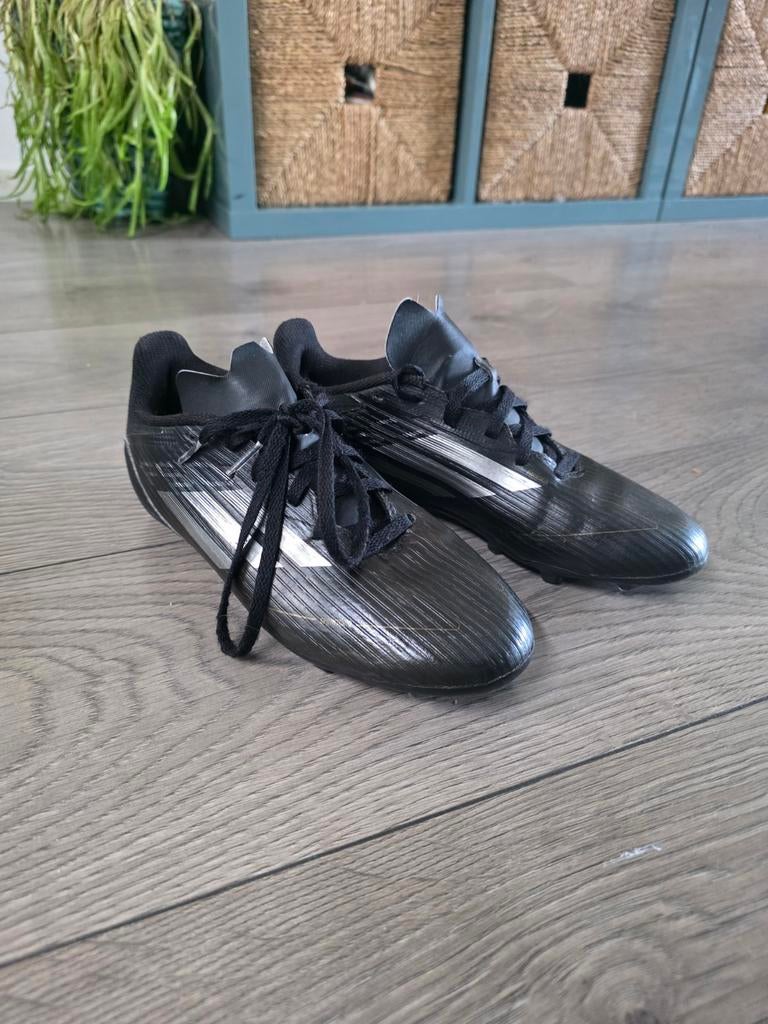 Adidas F50 voetbalschoenen maat 37 1/2, Sport en Fitness, Voetbal, Ophalen of Verzenden